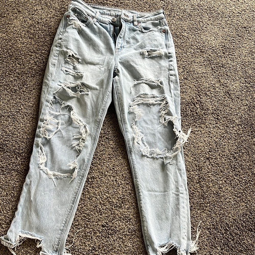 American Eagle Ripped Mom Jean